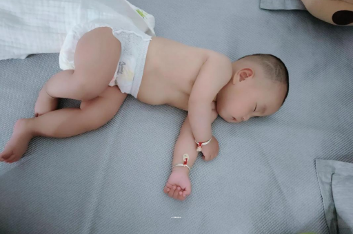 四平怀孕多久肚子会胀气